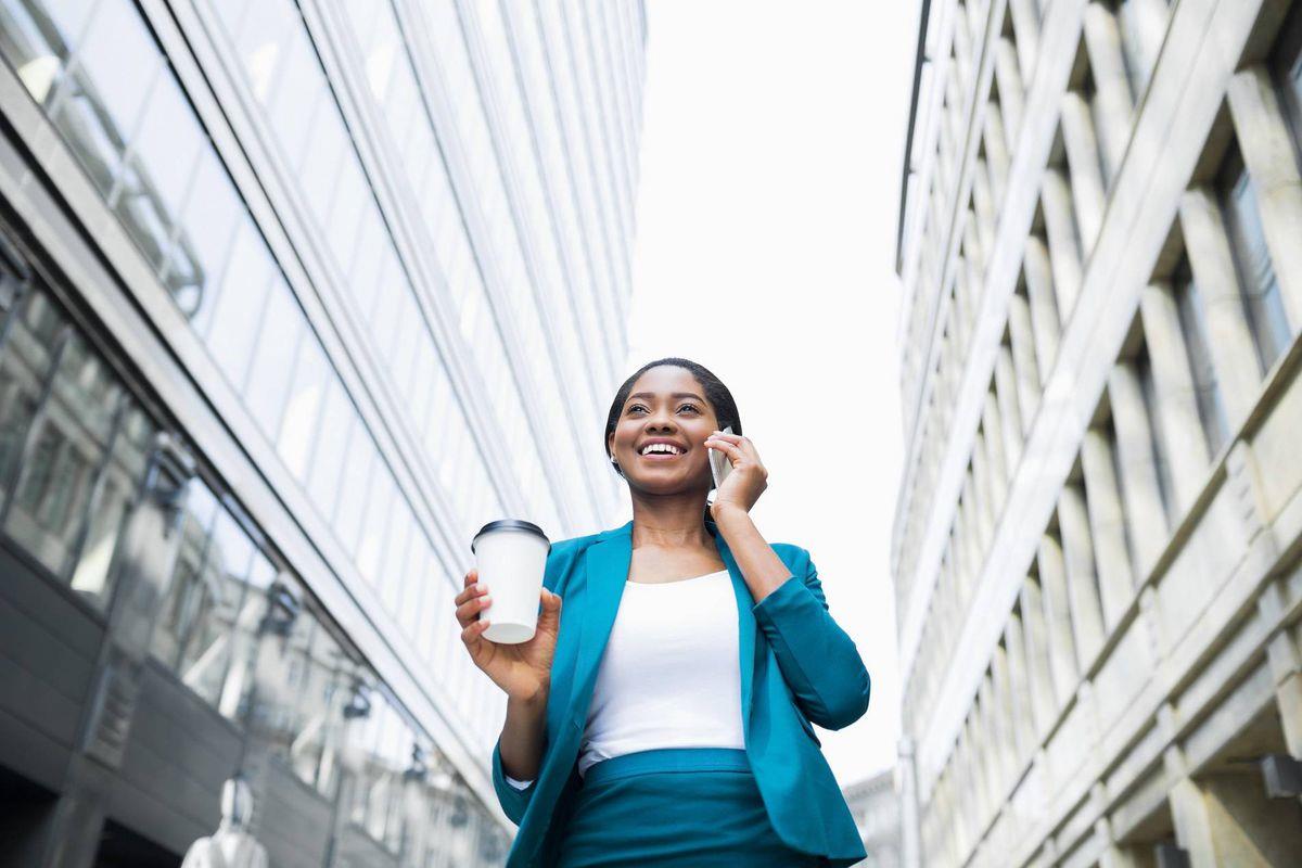 Résultats de recherche d'images pour « low angle shot of african businesswoman »